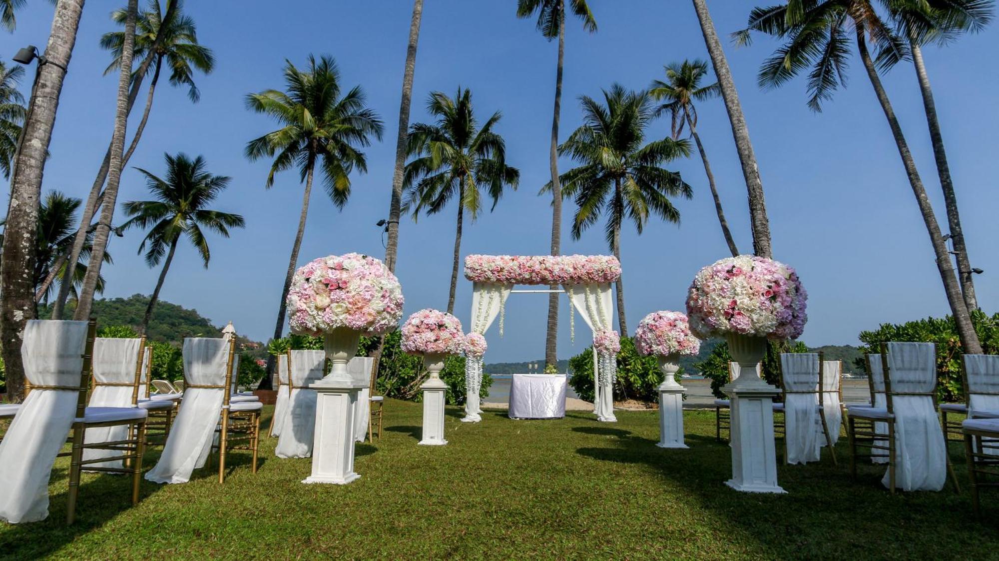 Phuket Beachfront Курортный комплекс